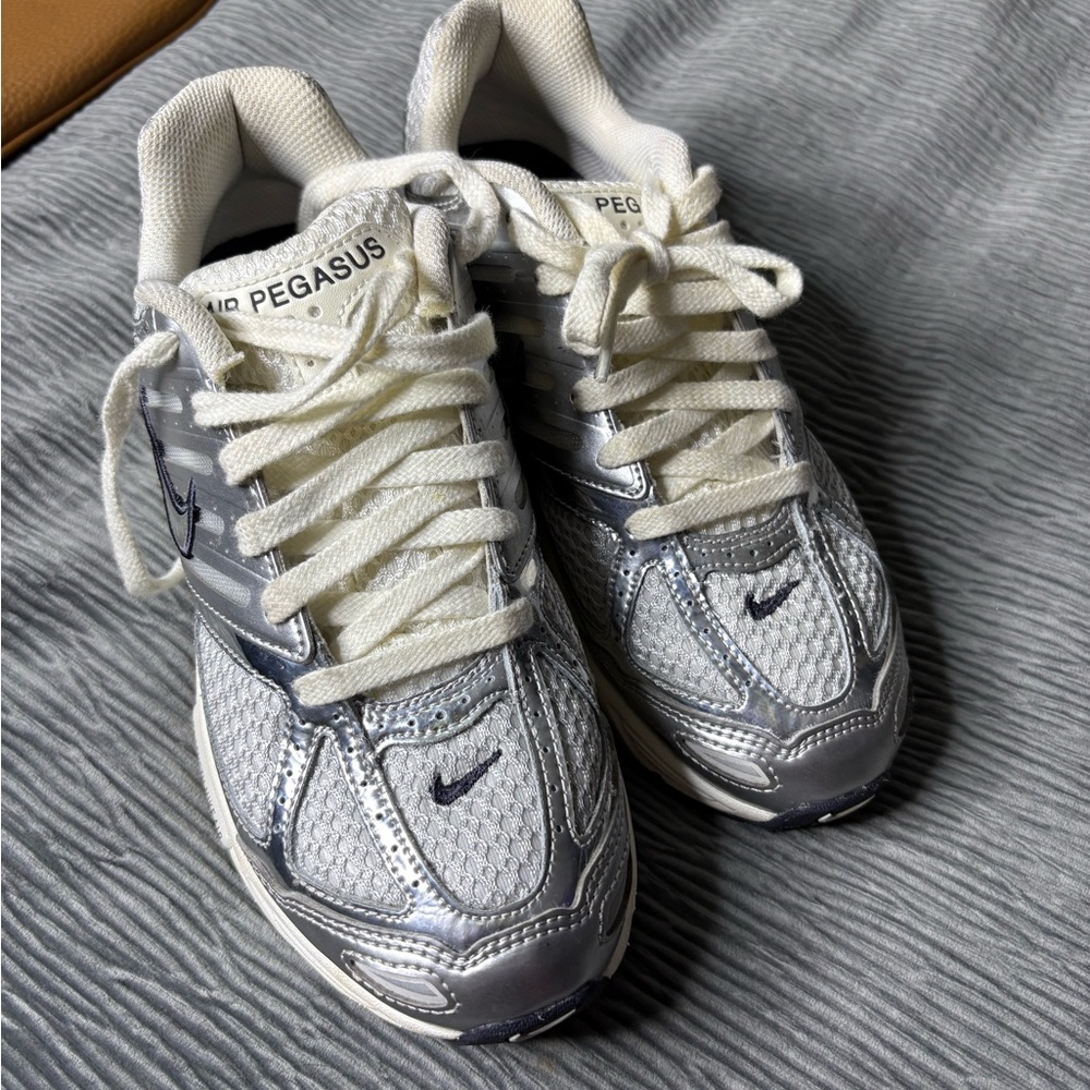 Nike Silver and White Pegasus Running Shoes